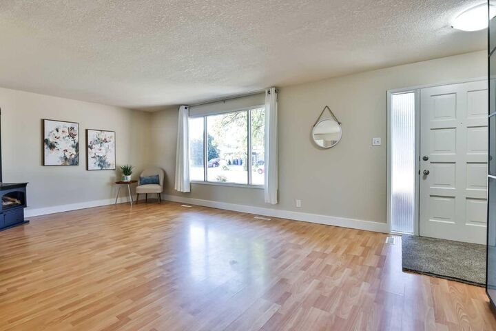 Property Photo:  417 Normandy Road S  AB T1J 3X9 
