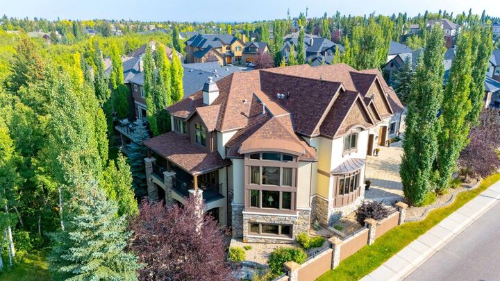 4 Aspen Ridge Bay SW  Calgary AB T3H 5M3 photo