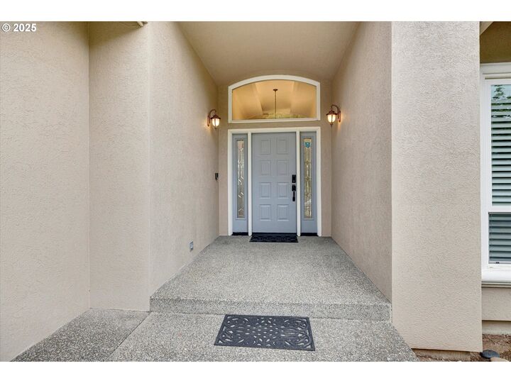 Property Photo:  10520 SE Isaac Dr  OR 97086 