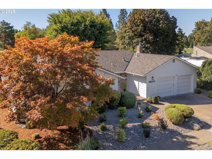 Property Photo:  19070 NW Dorena St  OR 97229 