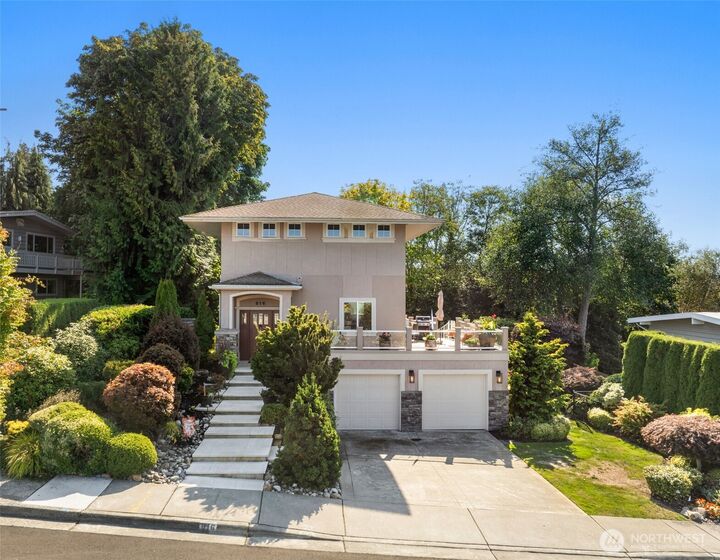 Property Photo:  816  Walnut Street  WA 98020 