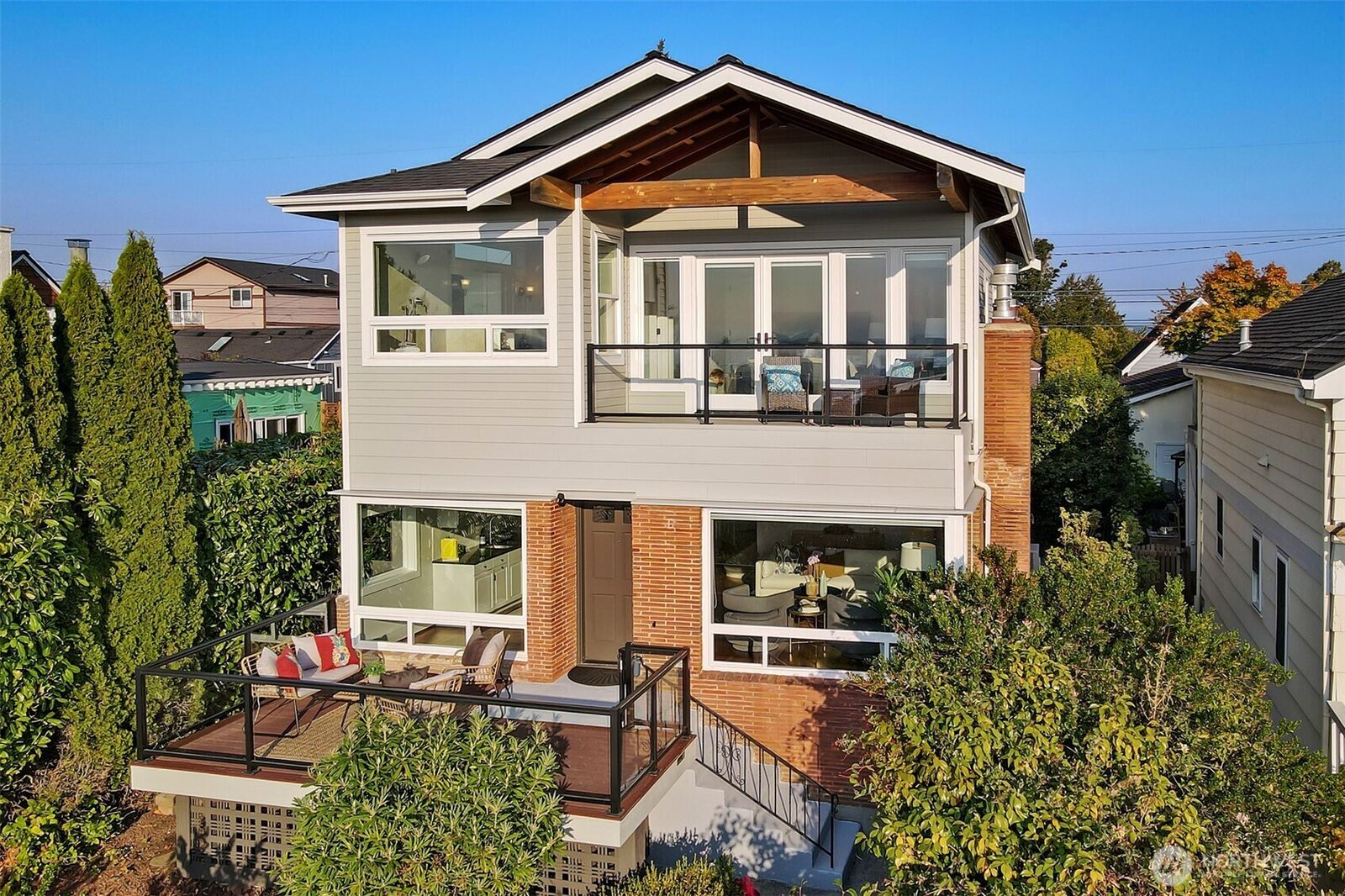 Property Photo: 5640 36th Avenue SW WA 98126