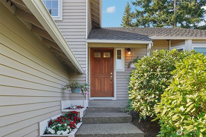 Property Photo:  2229  Ilwaco Avenue NE  WA 98059 