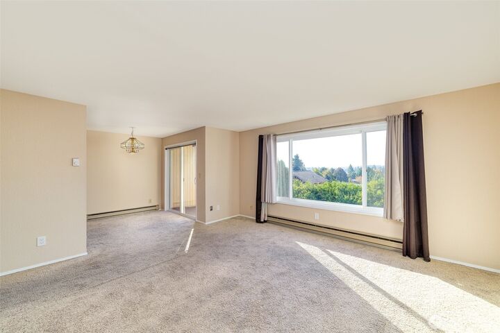 Property Photo: 221 SW 154th Street 8 WA 98166
