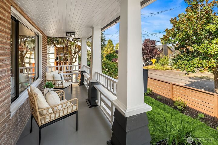 Property Photo: 121 NE 58th Street WA 98105