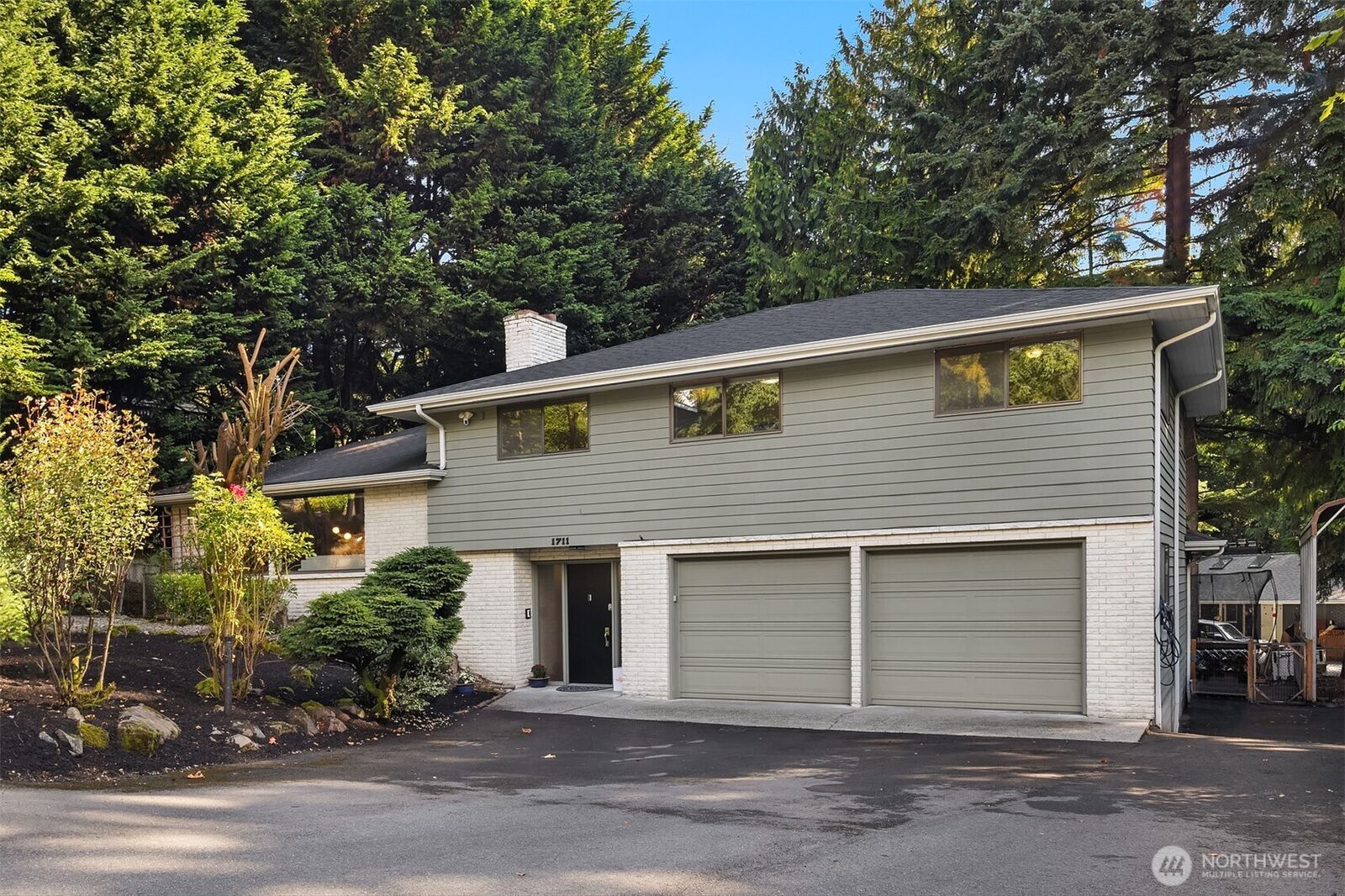 Property Photo:  1711 NE 104th Street  WA 98125 