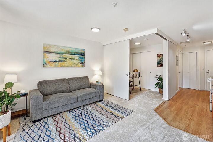Property Photo: 425 Vine Street 626 WA 98121