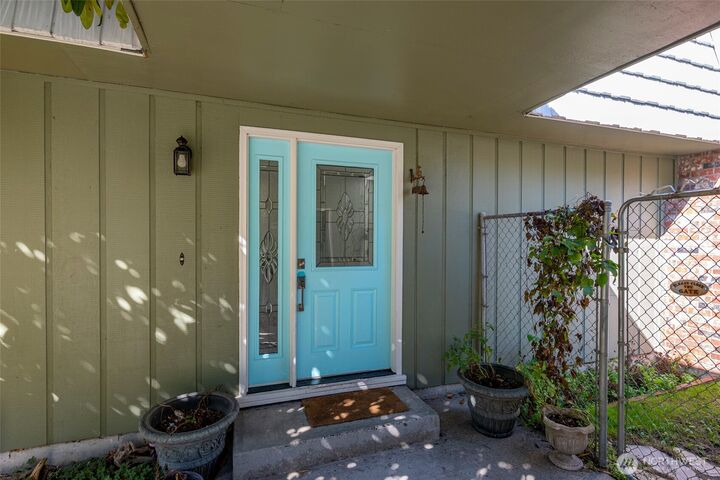 Property Photo:  1930  Fir Woods Place  WA 98277 