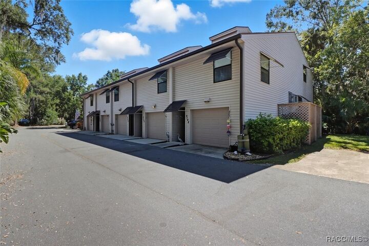 Property Photo: 5152 S Swiftwater Way FL 34448