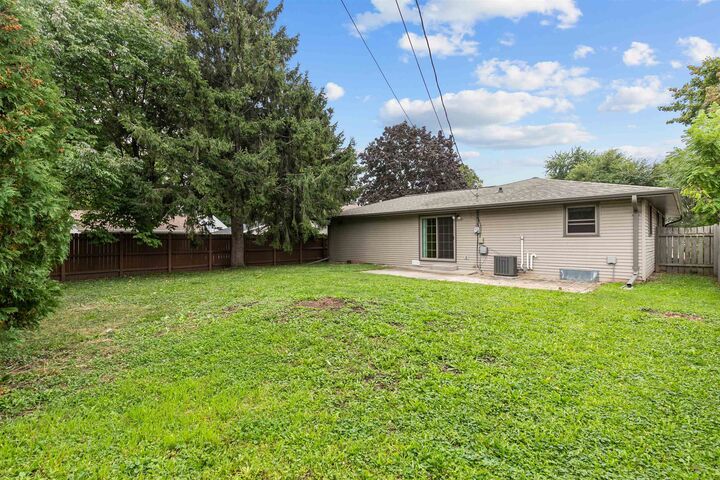 Property Photo: 826 W Weiland Avenue WI 54914