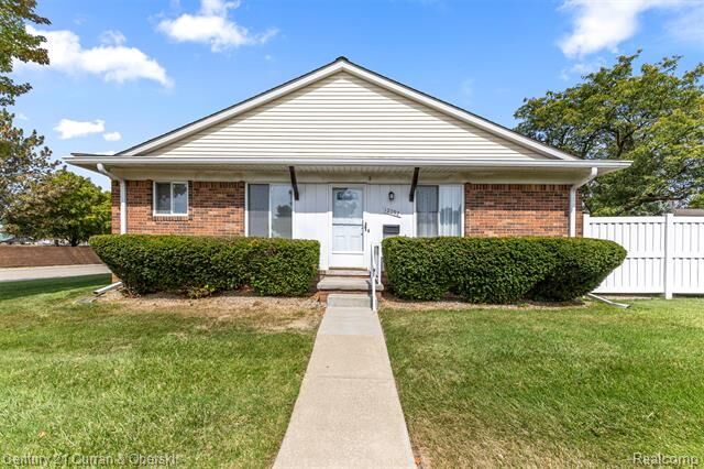 Property Photo: 12792 Elaine Drive MI 48195