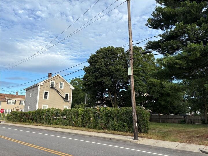 Property Photo:  784 York Avenue  RI 02861 