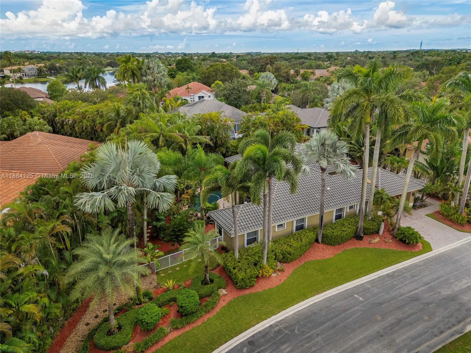 Property Photo: 1100 SW 156th Ave FL 33027