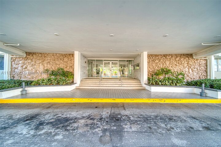 Property Photo:  401 Golden Isles Dr 908  FL 33009 