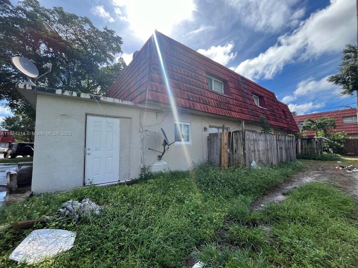 Property Photo: 2011-2019 NW 59th Ave FL 33313