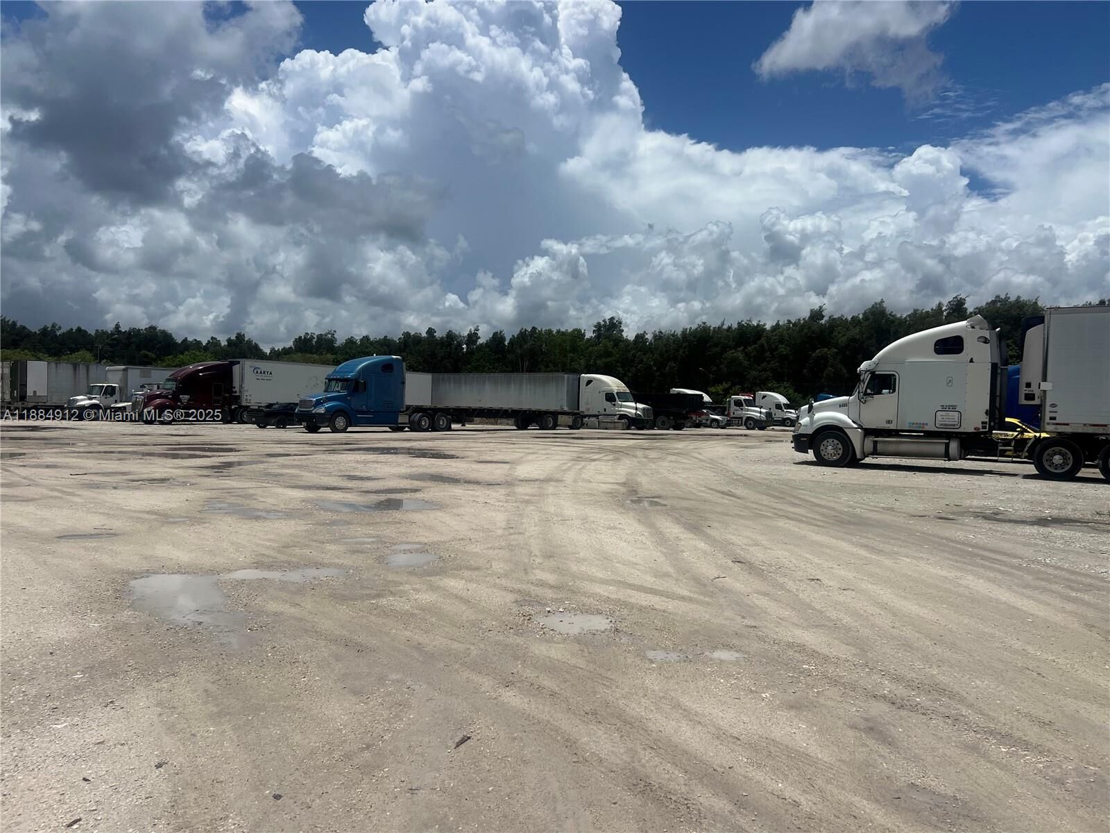 Property Photo: 17760 NW 129th Ave FL 33018