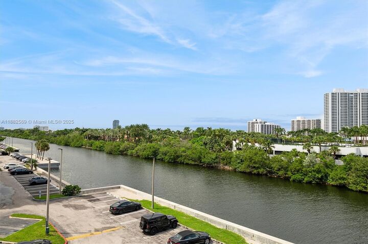 Property Photo: 20515 E Country Club Dr 442 FL 33180