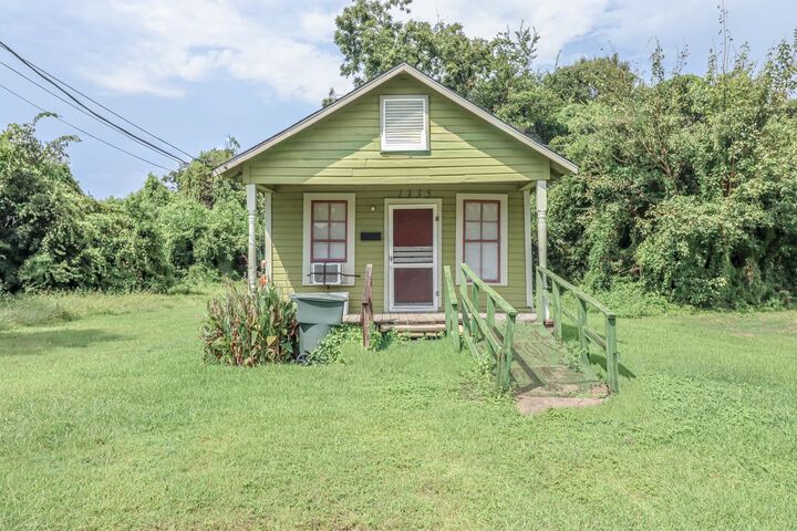 Property Photo:  1335 Sherman St.  TX 77701 