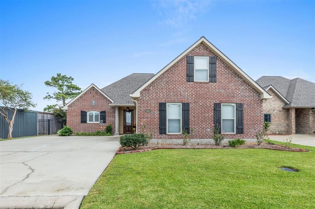 Property Photo:  916 Jacques Drive  LA 70663 