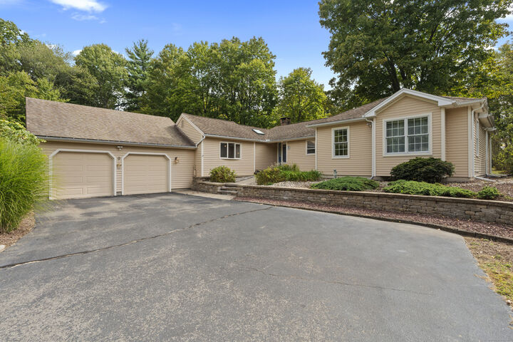 9 Meadow Lane  Farmington CT 06032 photo