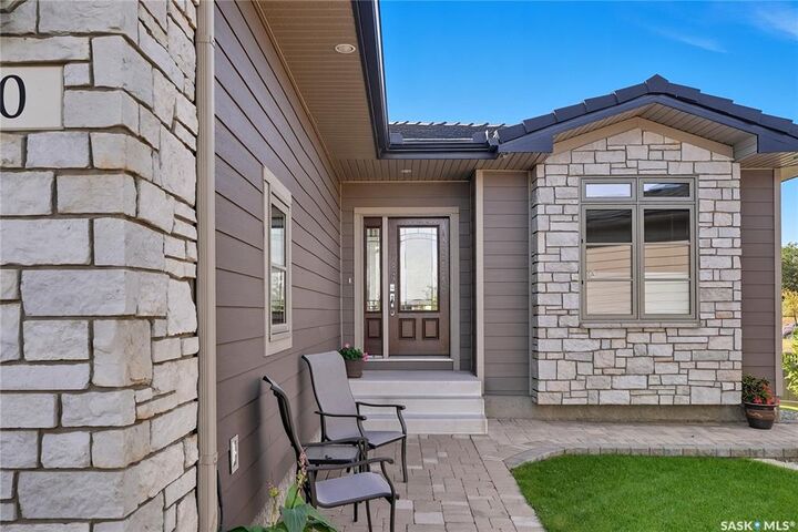 Property Photo: 315 Ledingham Drive 10 SK S7V 0J1