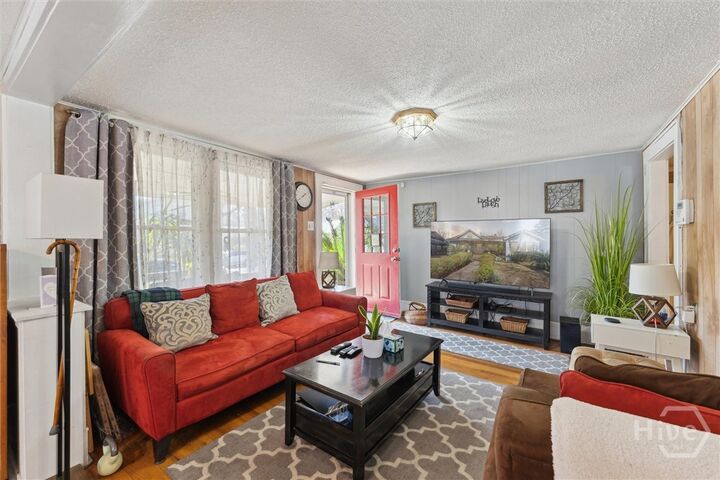 Property Photo:  742 E Park Avenue  GA 31401 