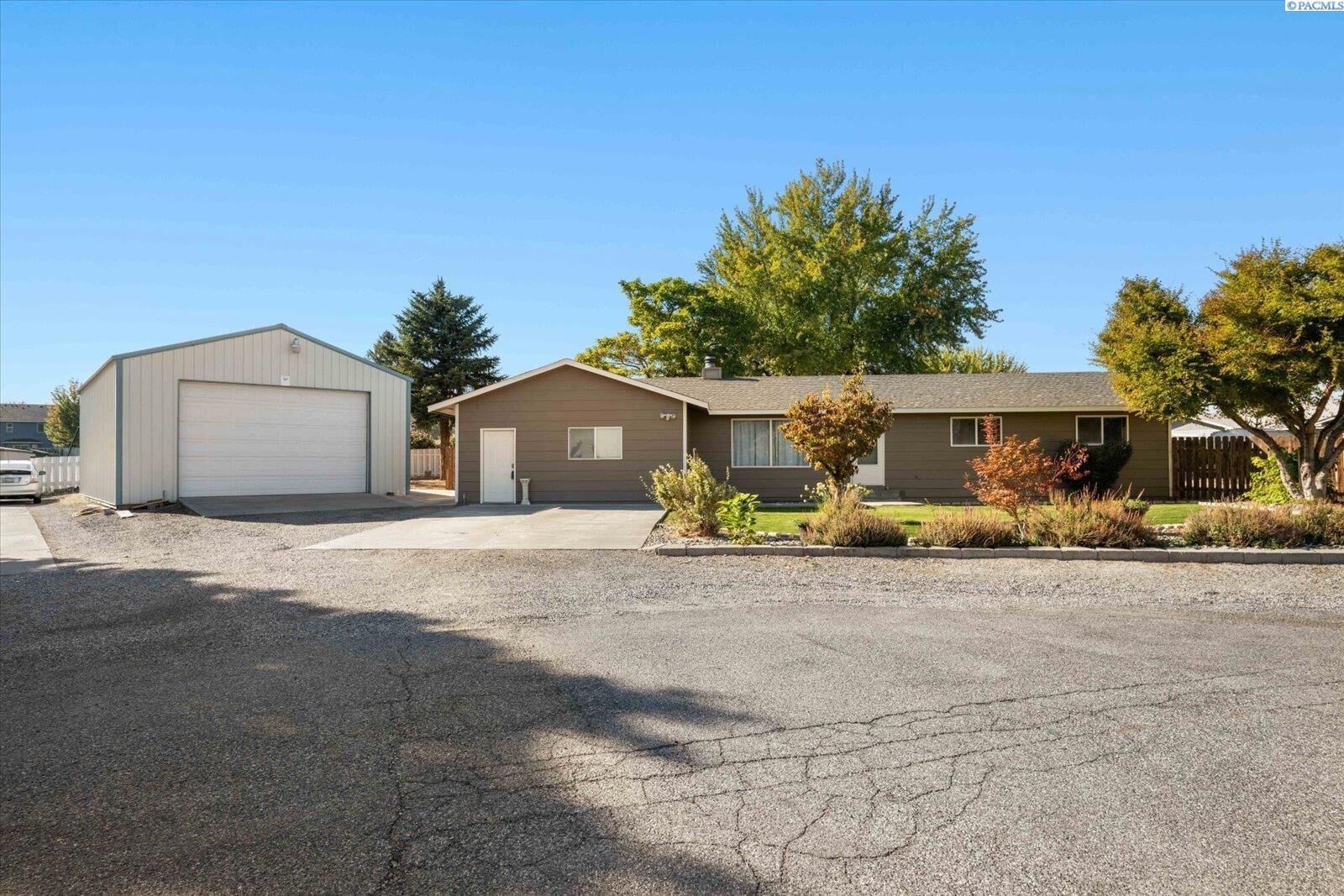 Property Photo: 1614 W 27th Pl WA 99337