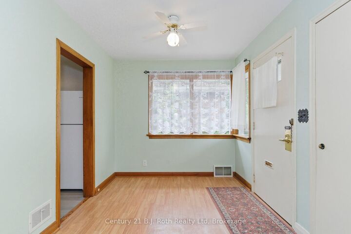 Property Photo:  639 Yonge Street  ON L4R 2E1 