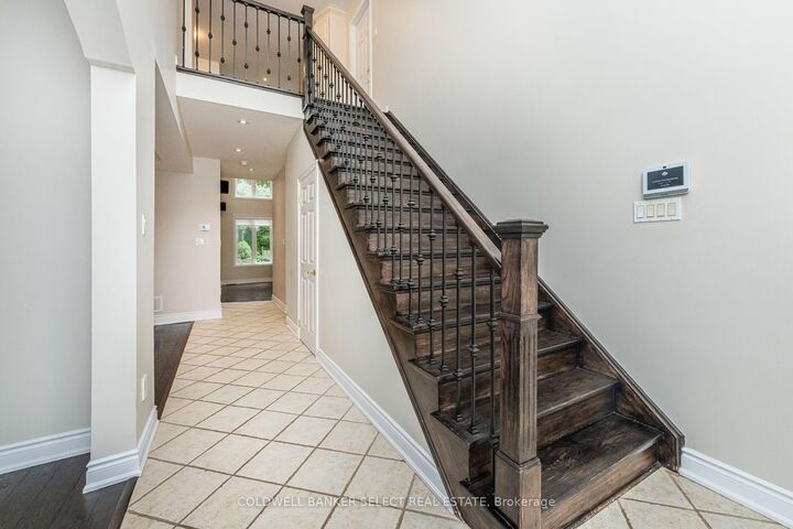Photo de la propriété: 2 Putney Road ON L7C 1R4
