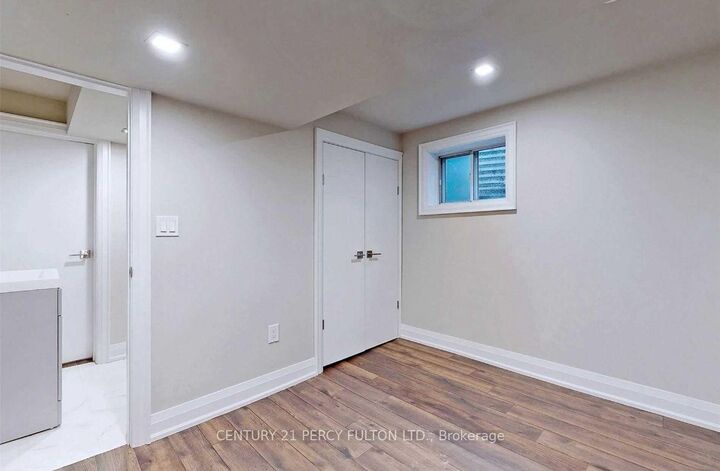 Photo de la propriété:  64 Royal Orchard Boulevard Bsmt  ON L3T 3C5 