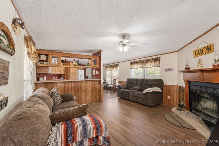 Property Photo: 420229 E 1144 Road OK 74426