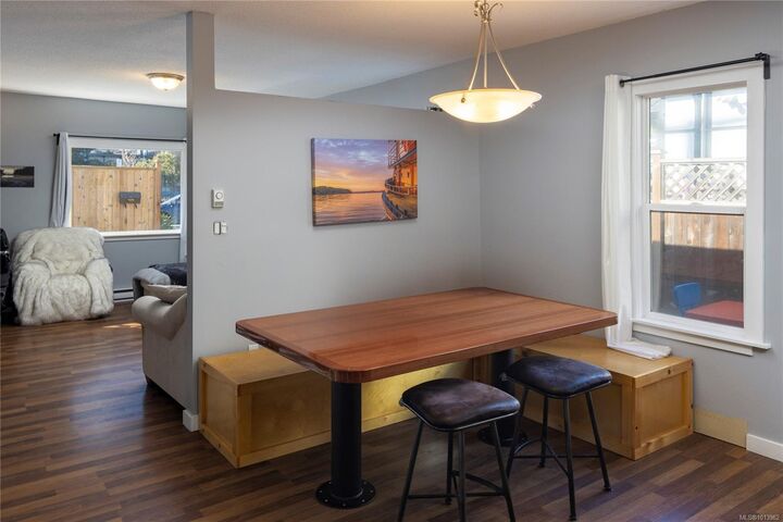 Property Photo:  948 Mason St  BC V8T 1A2 