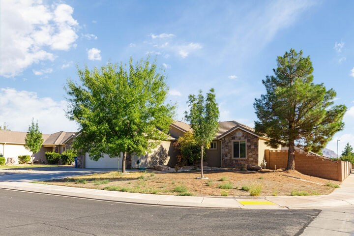Property Photo:  1267 W 340 N  UT 84737 