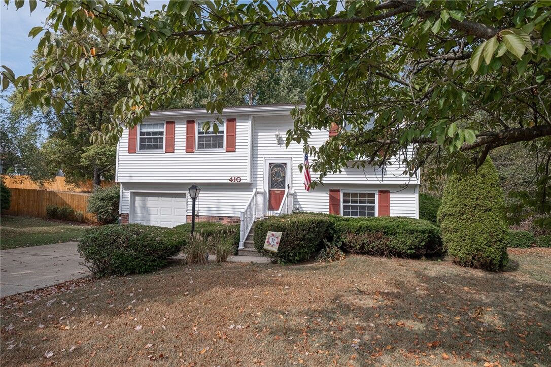Property Photo:  410 Anna Marie Dr  PA 16066 