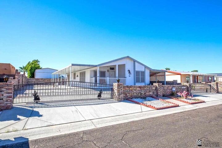 Property Photo: 13815 E 51 Pl AZ 85367