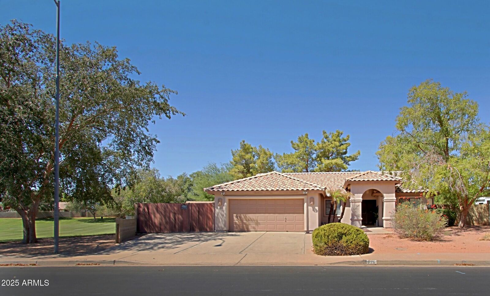 Property Photo:  726 S Glenview --  AZ 85204 