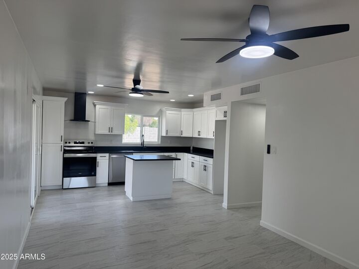 Property Photo:  9103 N 44th Avenue  AZ 85302 