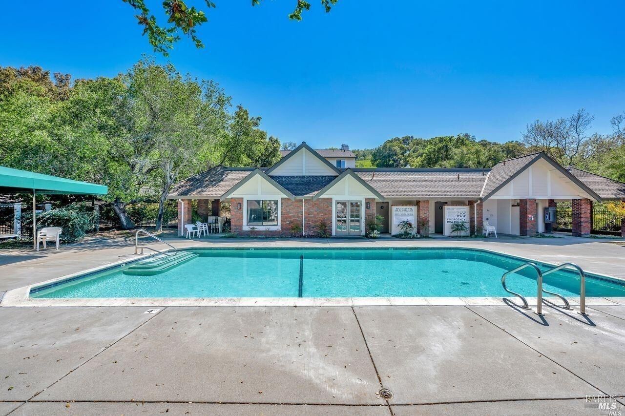 Property Photo:  17 Woodstock Court  CA 94903 