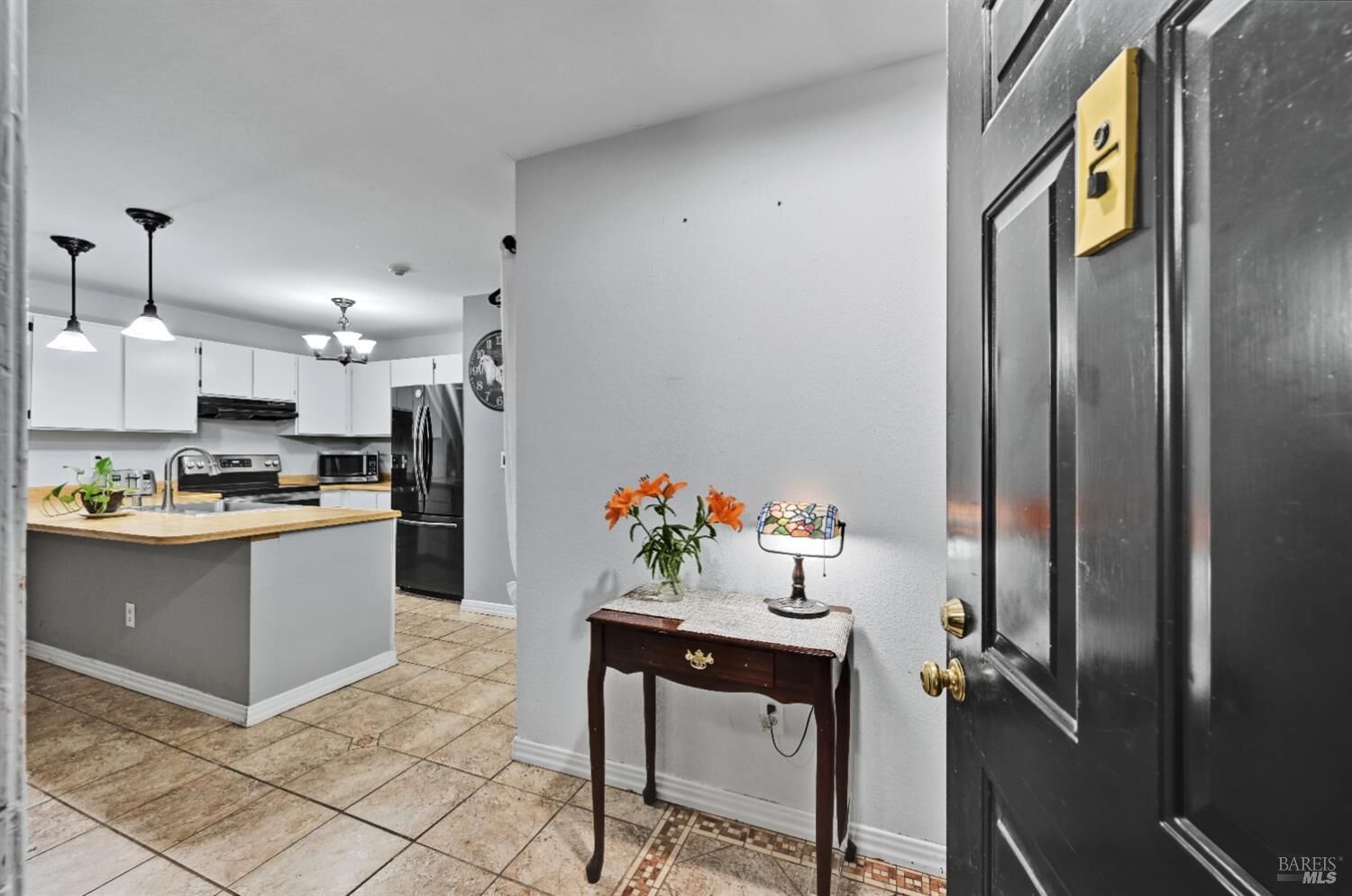 Property Photo:  48 Creek Court  CA 94931 