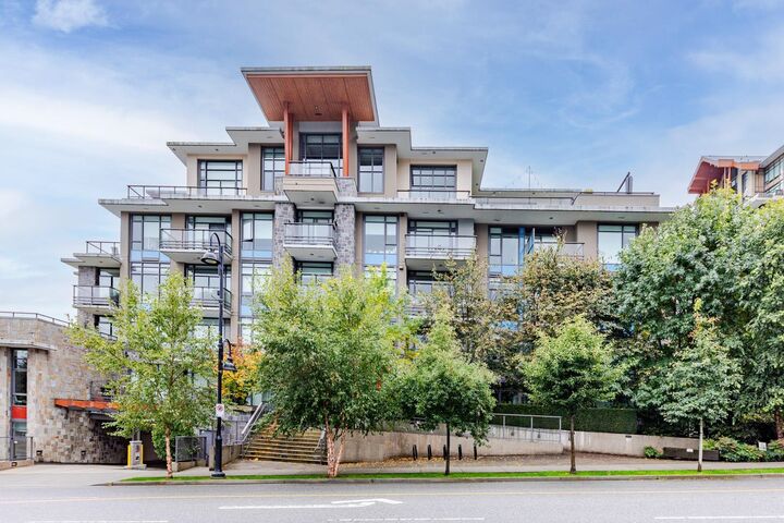 Property Photo: 1295 Conifer Street 205 BC V7J 0B4