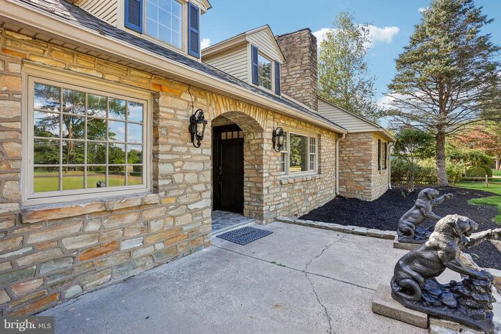 Property Photo:  611 River  PA 19067 
