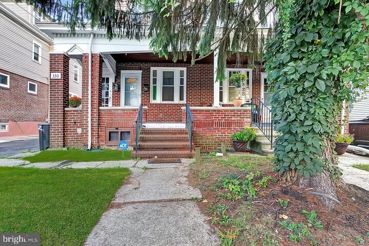 Property Photo:  330 Hillcrest Avenue  NJ 08618 