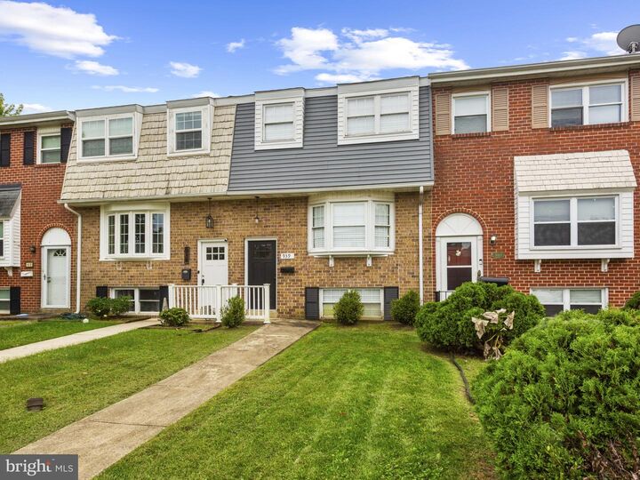 Property Photo: 939 Stormont MD 21227