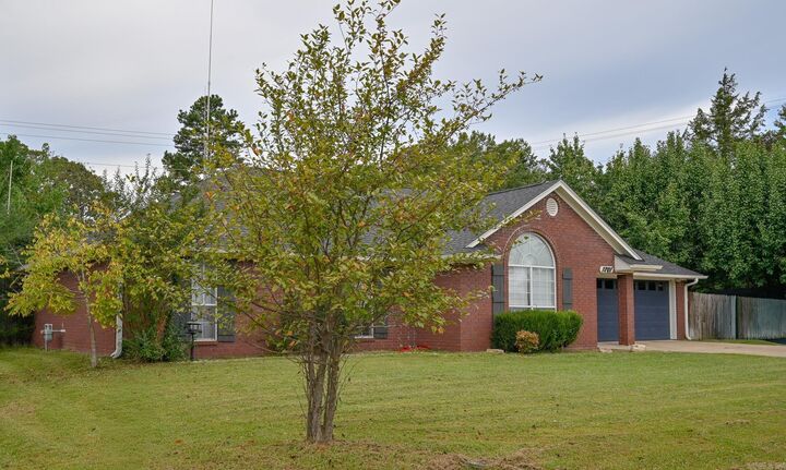 Property Photo: 1701 Valley View Drive AR 71953