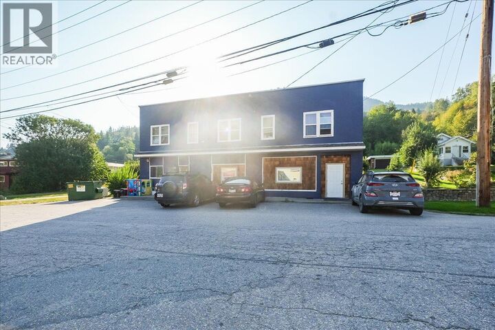156 Haig Street — photo 1