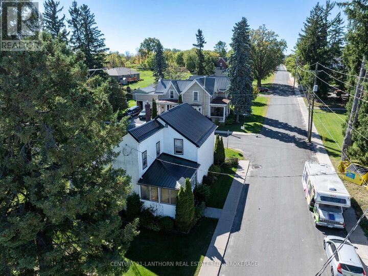 Property Photo:  2 Bridge Street  ON K0K 3G0 