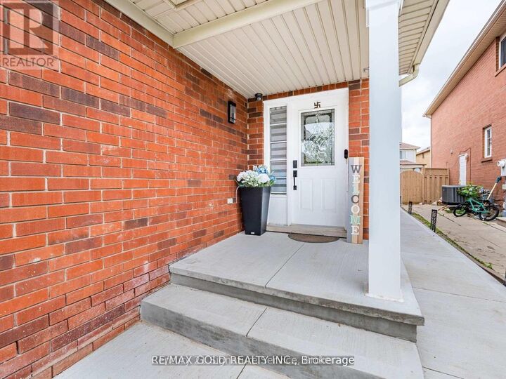 Property Photo:  7 Dunlop Court Upper  ON L6X 4Z8 