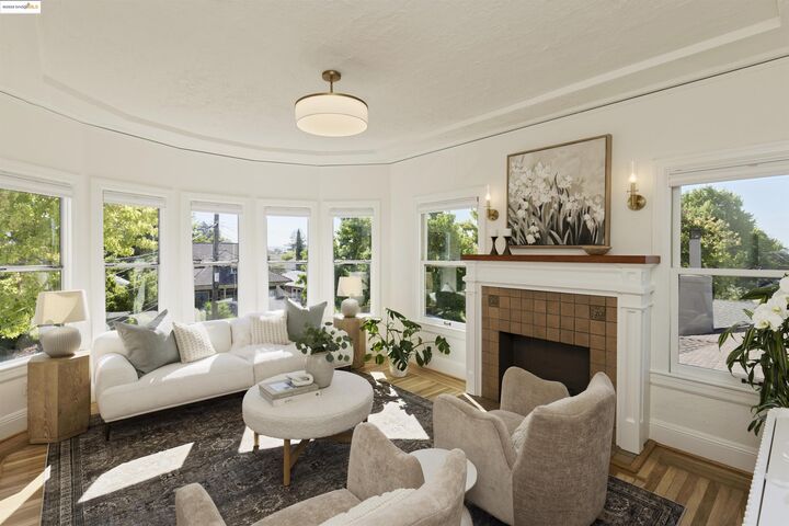 Property Photo:  3945 Randolph Ave 2  CA 94602 