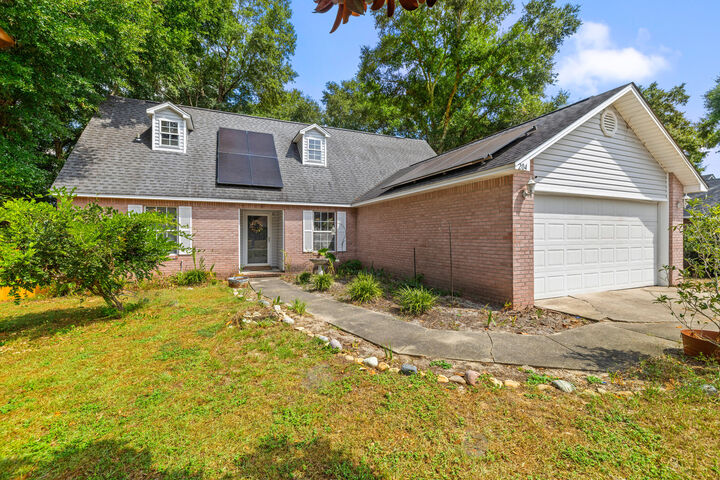 Property Photo: 204 Warrior Street FL 32536