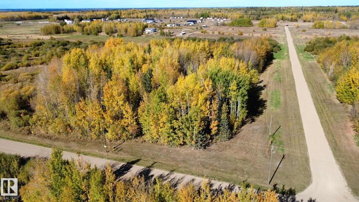 Property Photo:  2 Bechthold Bay , Skeleton Lake  AB T0A 0M0 